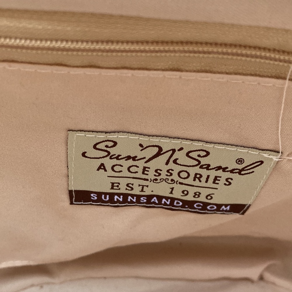 Sun “N” Sand Shoulder Tote - Picture 10 of 13